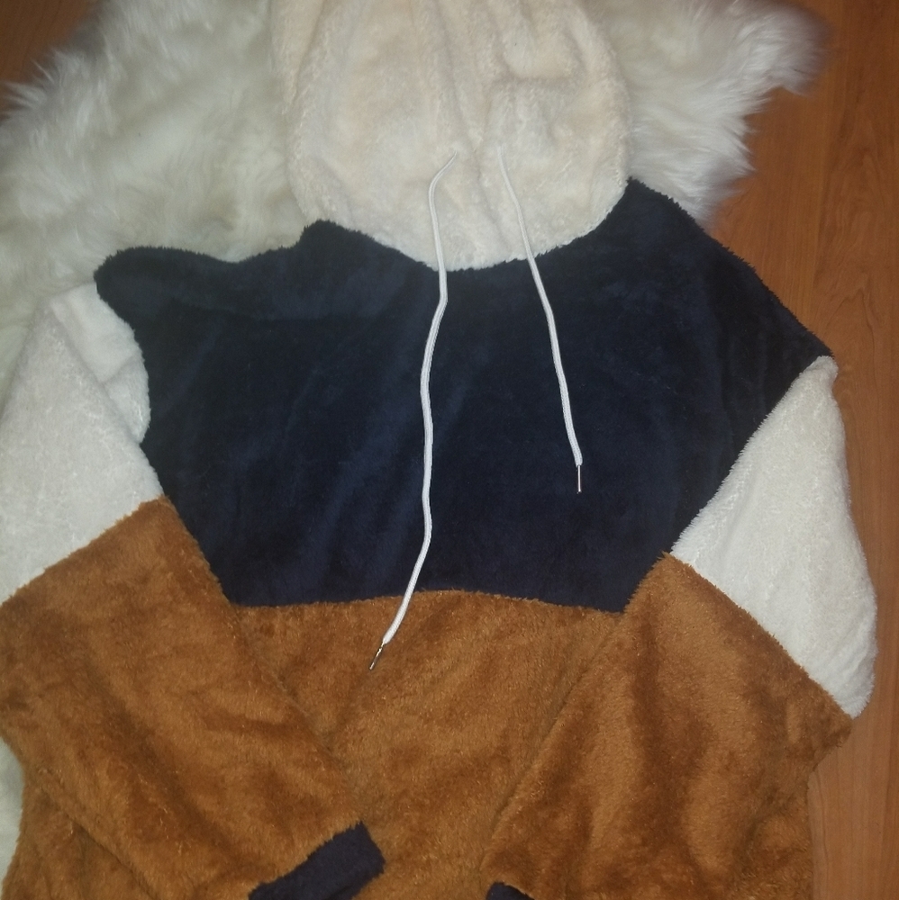 New large and xl sherpa color block hoodie
